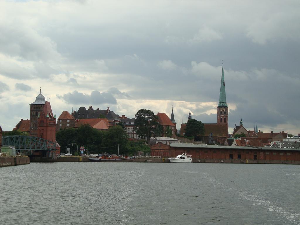 Hotel An Der Marienkirche Lübeck Exterior foto